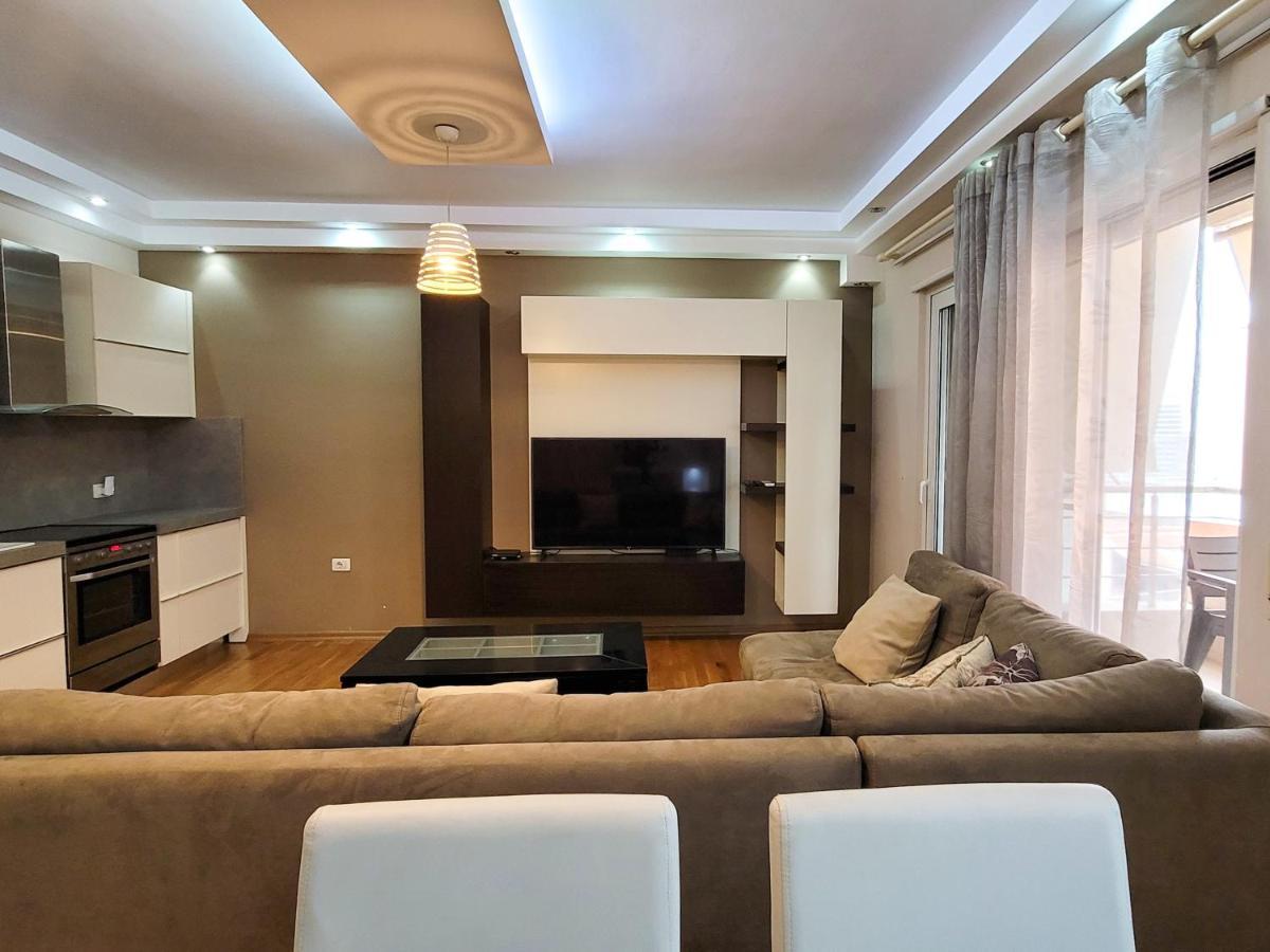 Quiet Apartment Near Tirana Lake Exterior photo