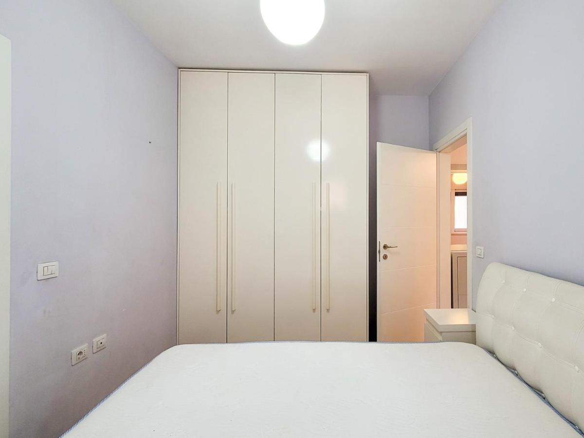 Quiet Apartment Near Tirana Lake Exterior photo